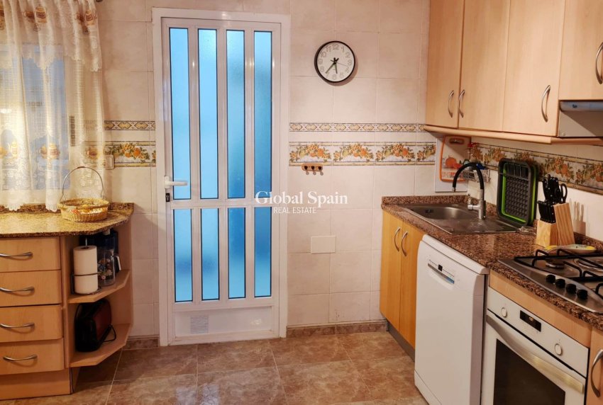 Resale - VILLA -
TORRE DE LA HORADADA - Costa Blanca