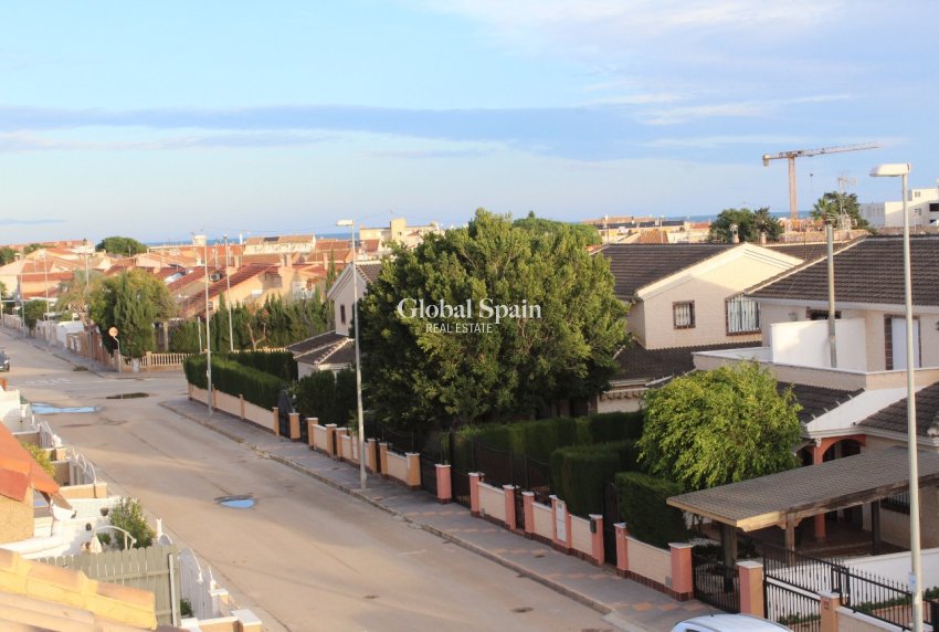 Resale - VILLA -
TORRE DE LA HORADADA - Costa Blanca