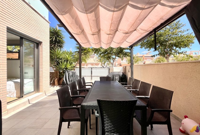 Resale - VILLA -
TORRE DE LA HORADADA - Costa Blanca