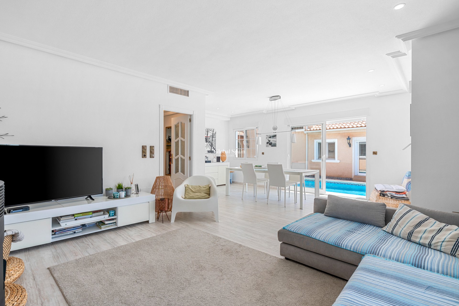 Resale - VILLA -
TORRE DE LA HORADADA - Costa Blanca