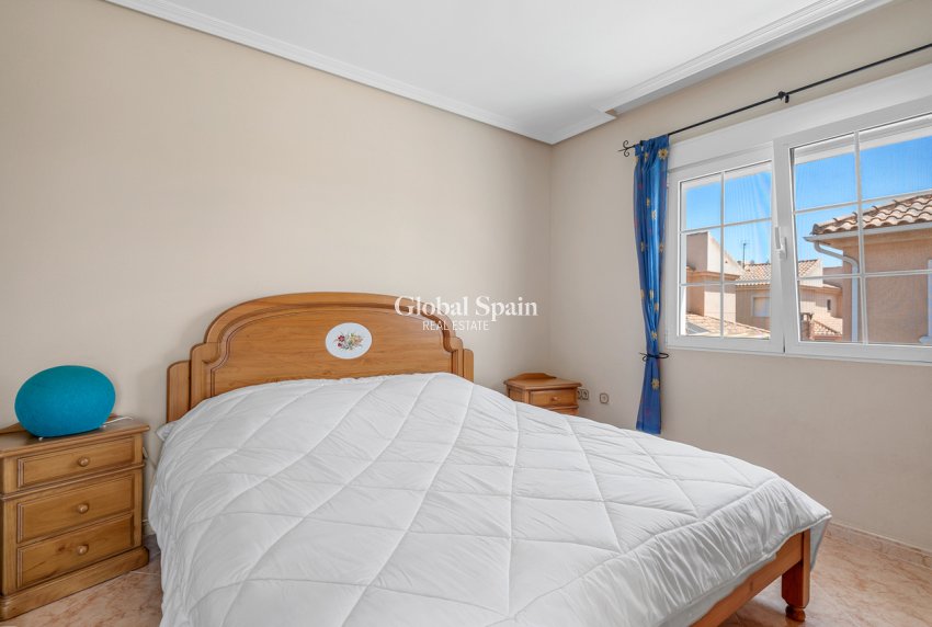 Resale - VILLA -
TORRE DE LA HORADADA - Costa Blanca