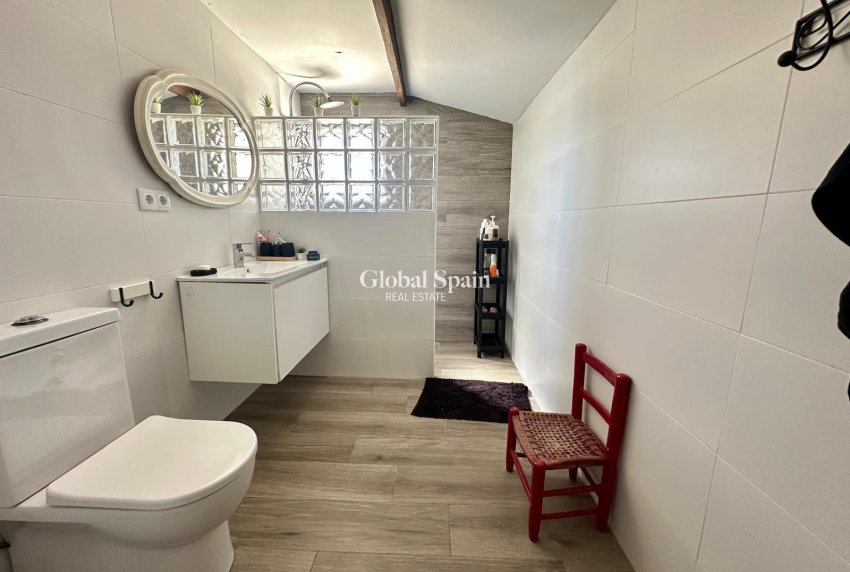 Resale - VILLA -
TORRE DEL RICO - Inland