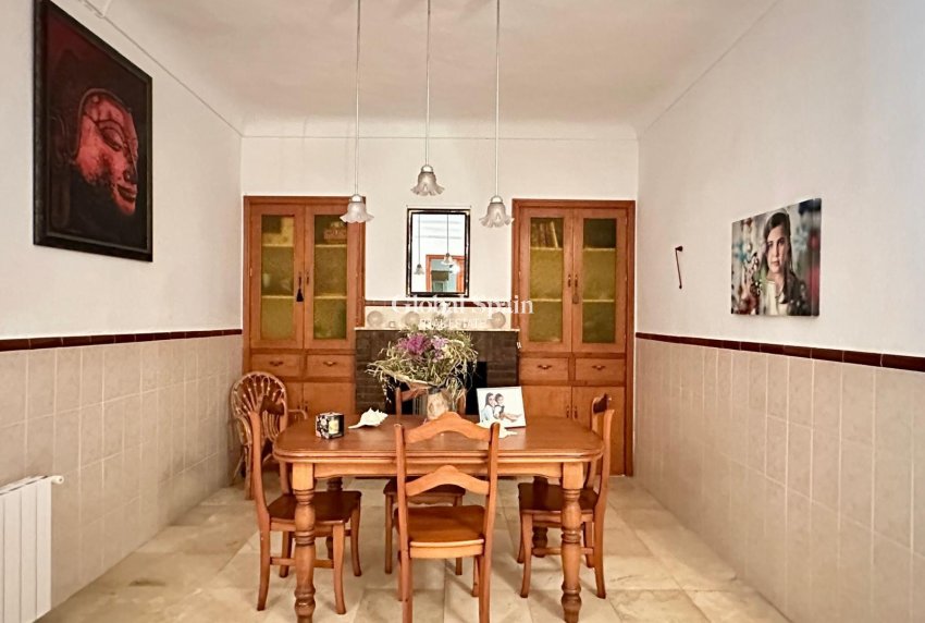 Resale - VILLA -
TORRE DEL RICO - Inland