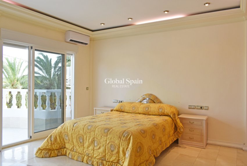 Resale - VILLA -
TORREMENDO - Costa Blanca