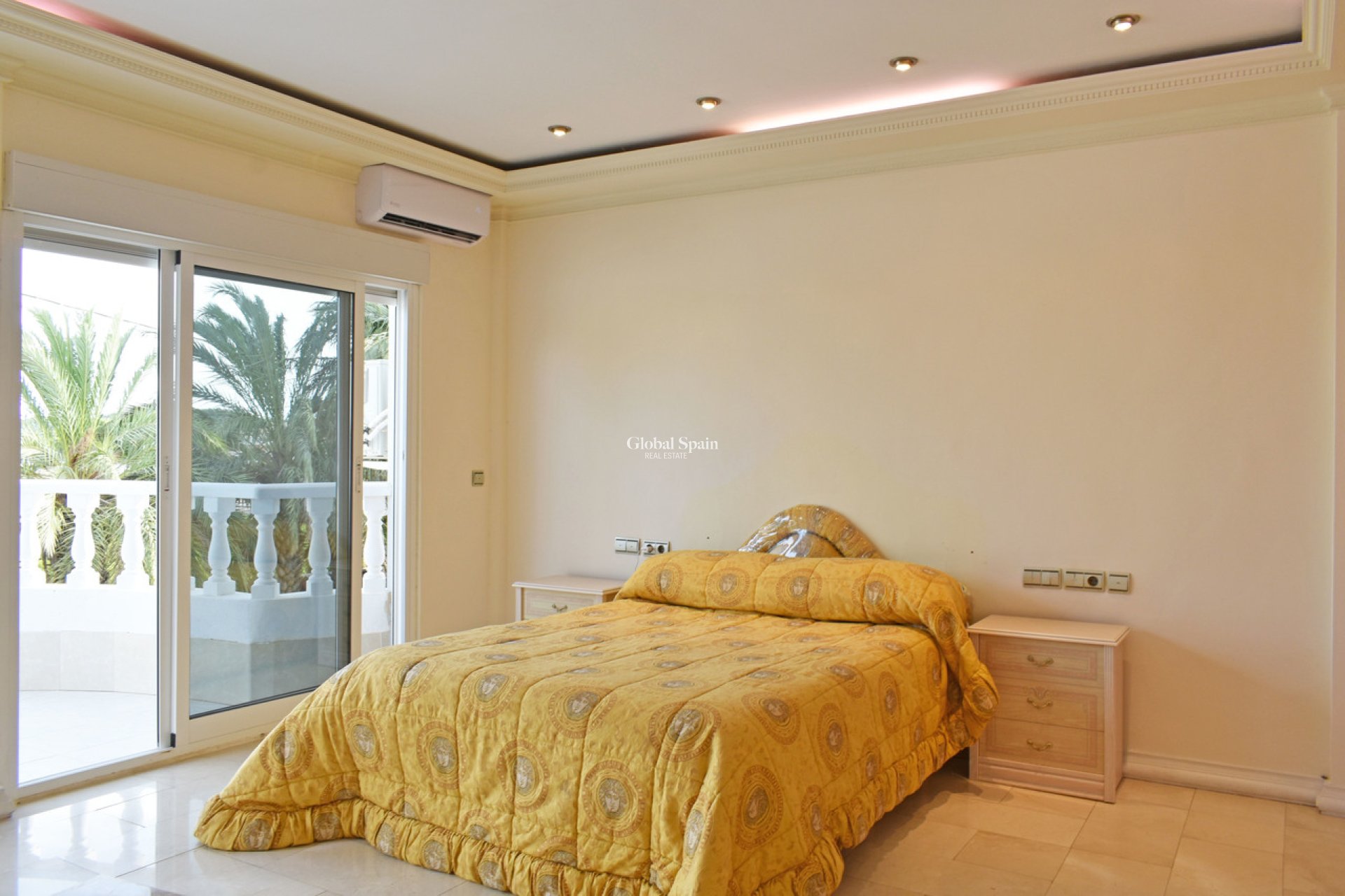 Resale - VILLA -
TORREMENDO - Costa Blanca