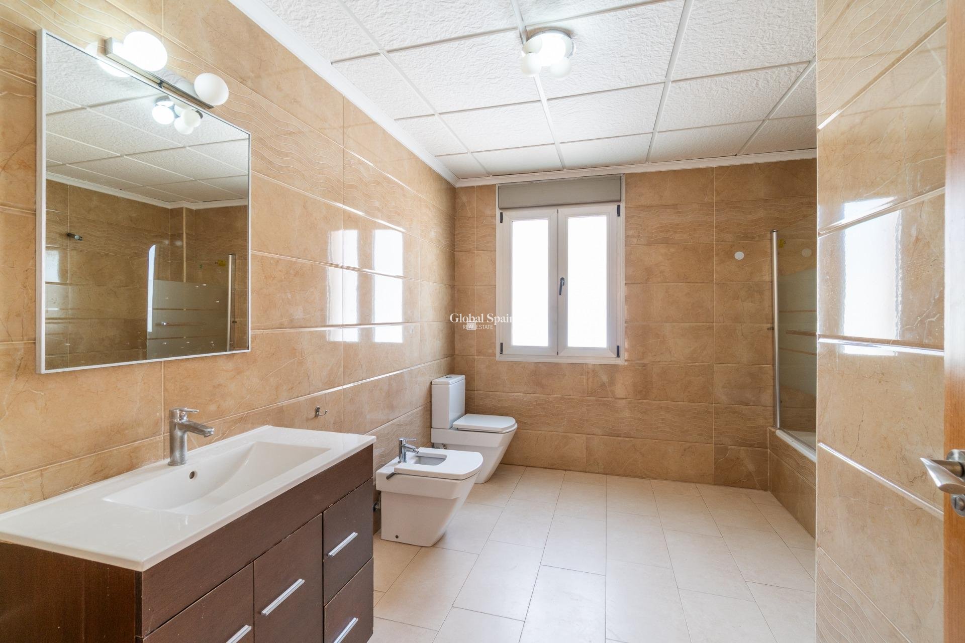 Resale - Villa -
TORREVIEJA - Aguas nuevas 2