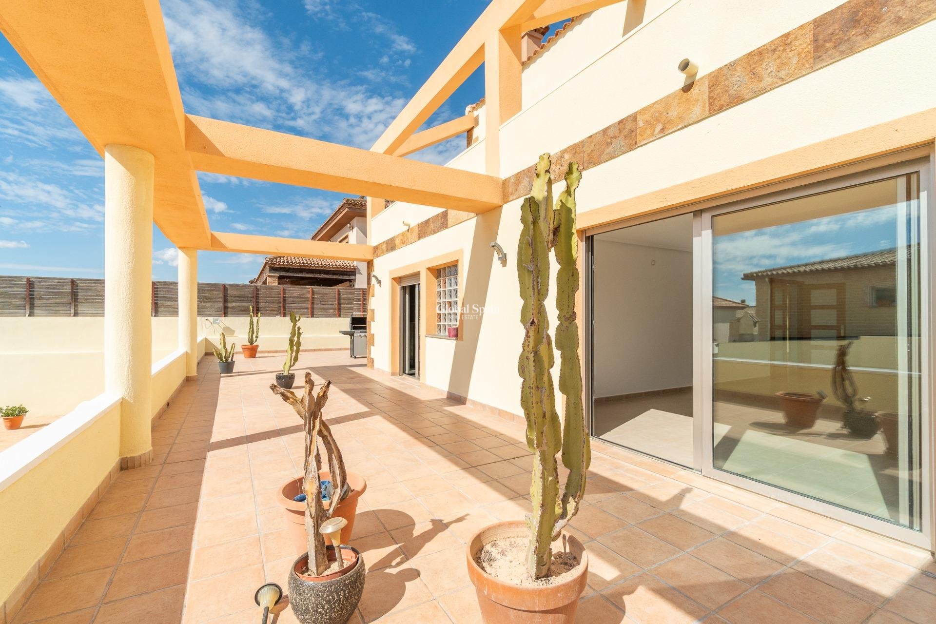 Resale - Villa -
TORREVIEJA - Aguas nuevas 2