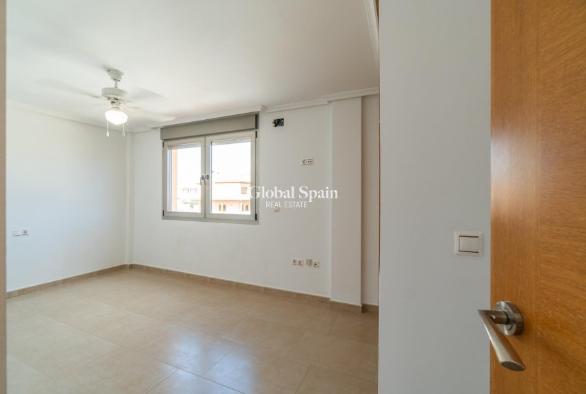 Resale - Villa -
TORREVIEJA - Aguas nuevas 2