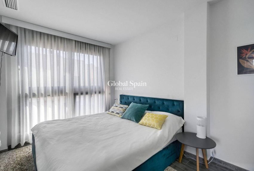 Resale - VILLA -
TORREVIEJA - Aguas nuevas 2