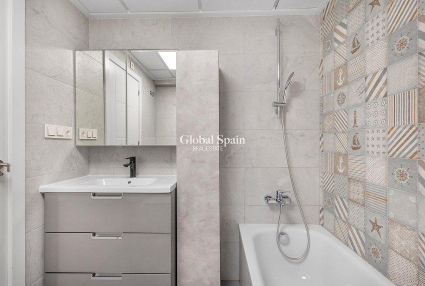 Resale - Villa -
TORREVIEJA - Aguas Nuevas