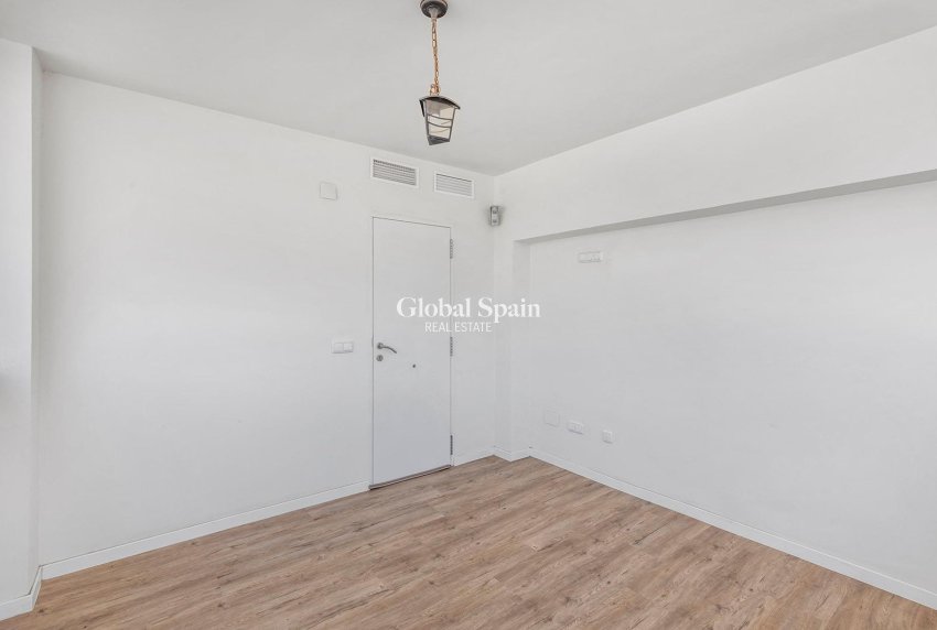 Resale - Villa -
TORREVIEJA - Aguas Nuevas