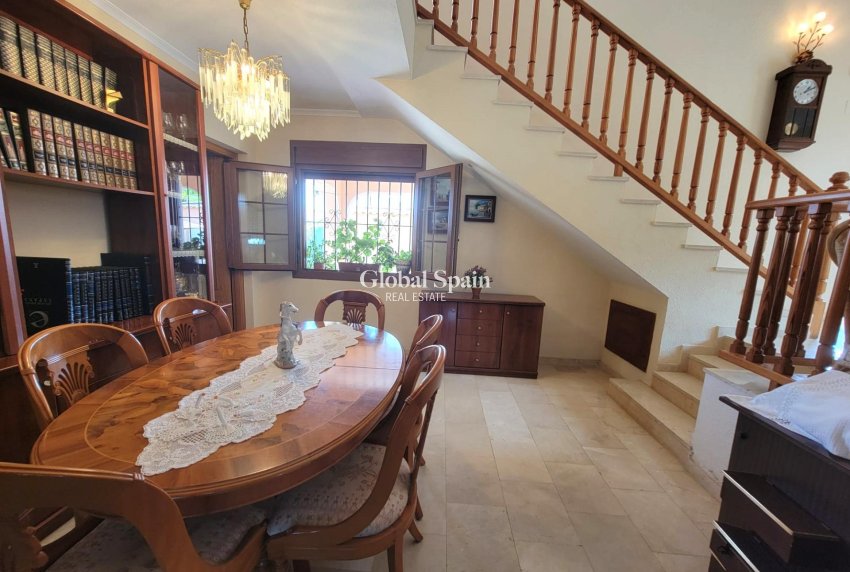 Resale - VILLA -
TORREVIEJA - Aguas Nuevas