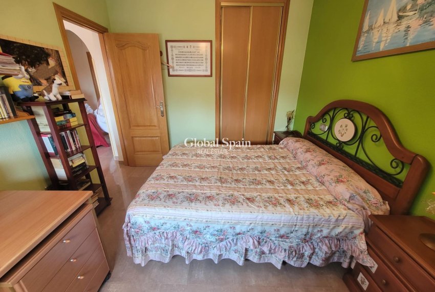 Resale - VILLA -
TORREVIEJA - Aguas Nuevas