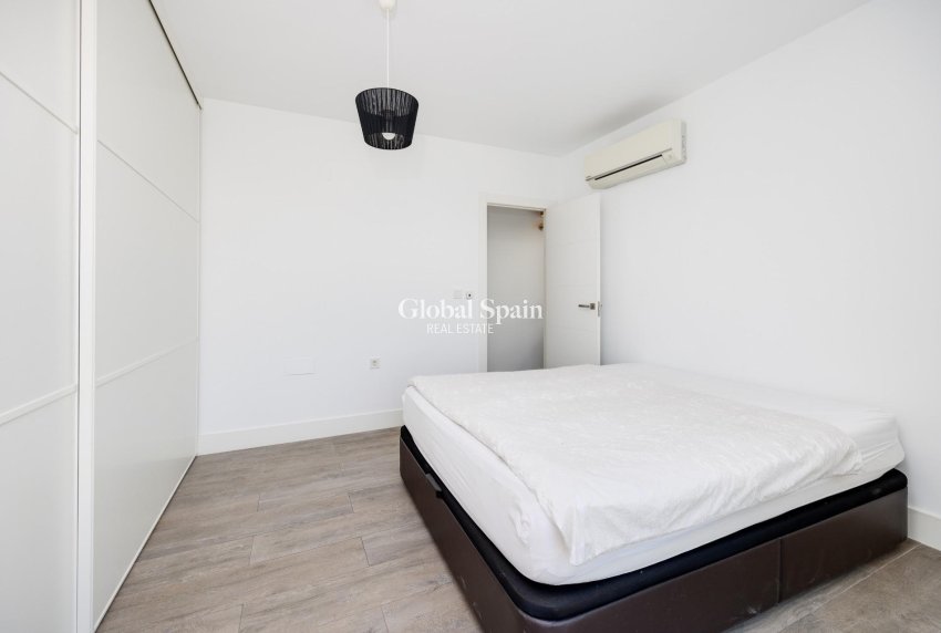 Resale - VILLA -
TORREVIEJA - Aguas Nuevas