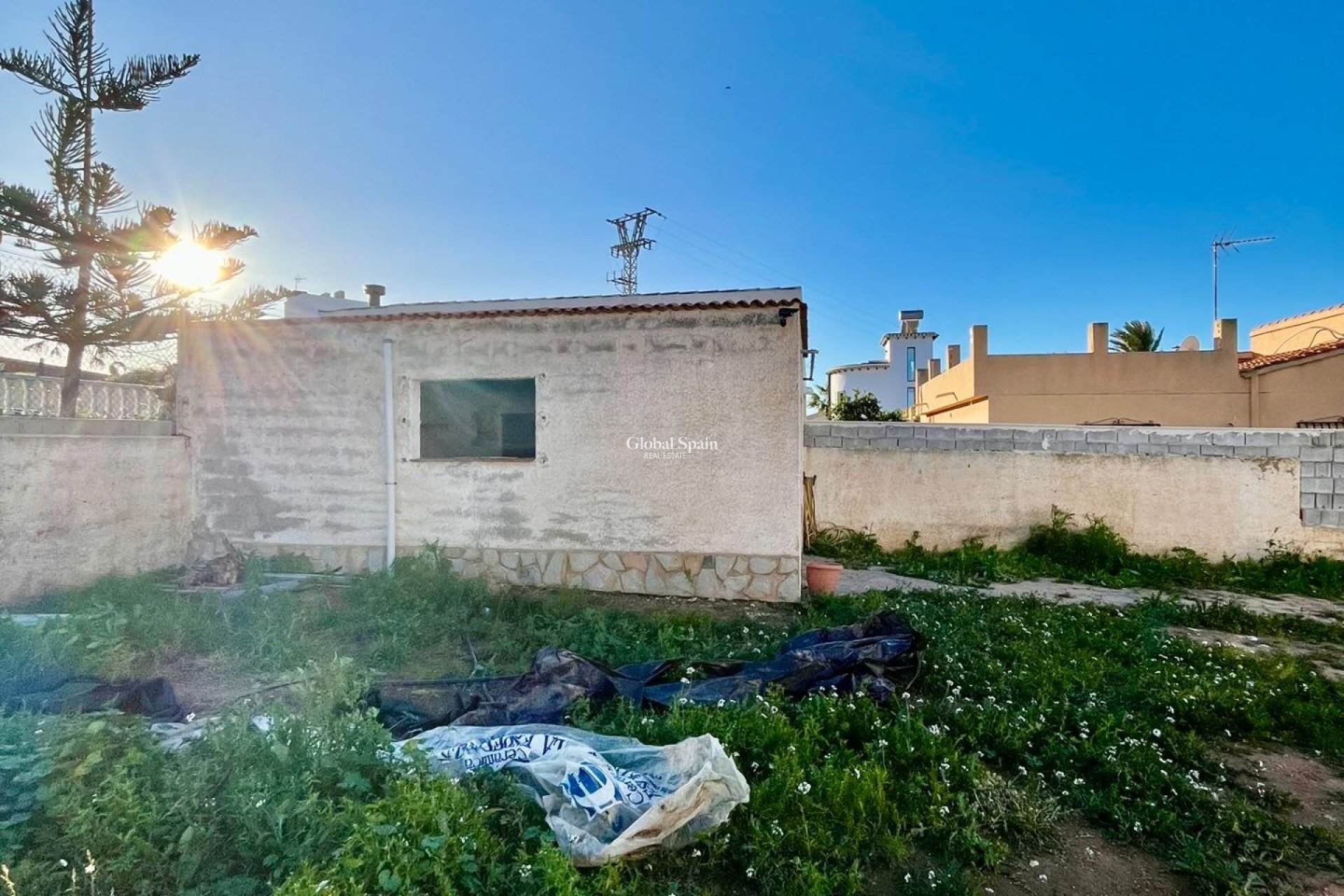 Resale - VILLA -
TORREVIEJA - Aguas Nuevas