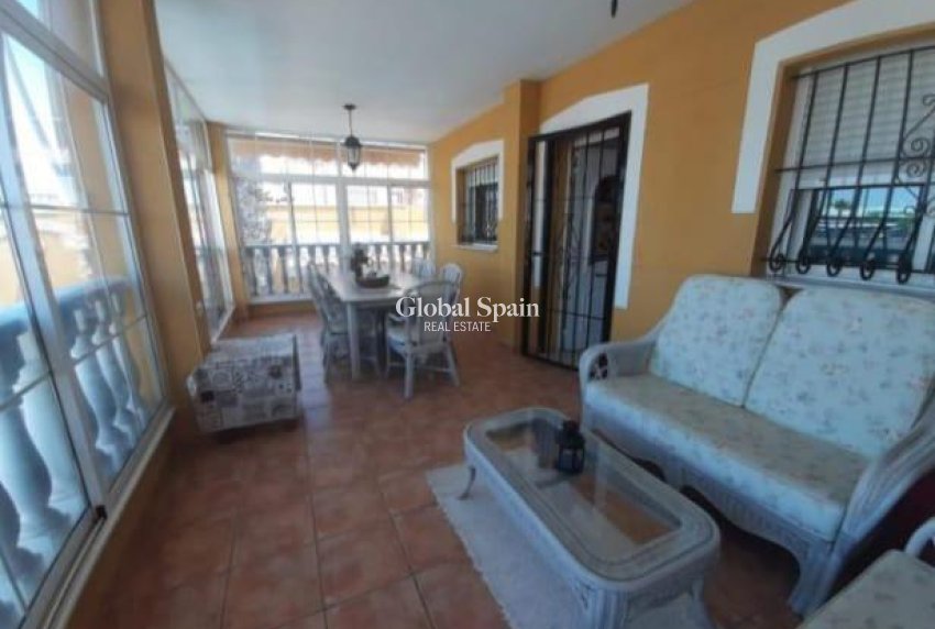 Resale - VILLA -
TORREVIEJA - Aguas Nuevas