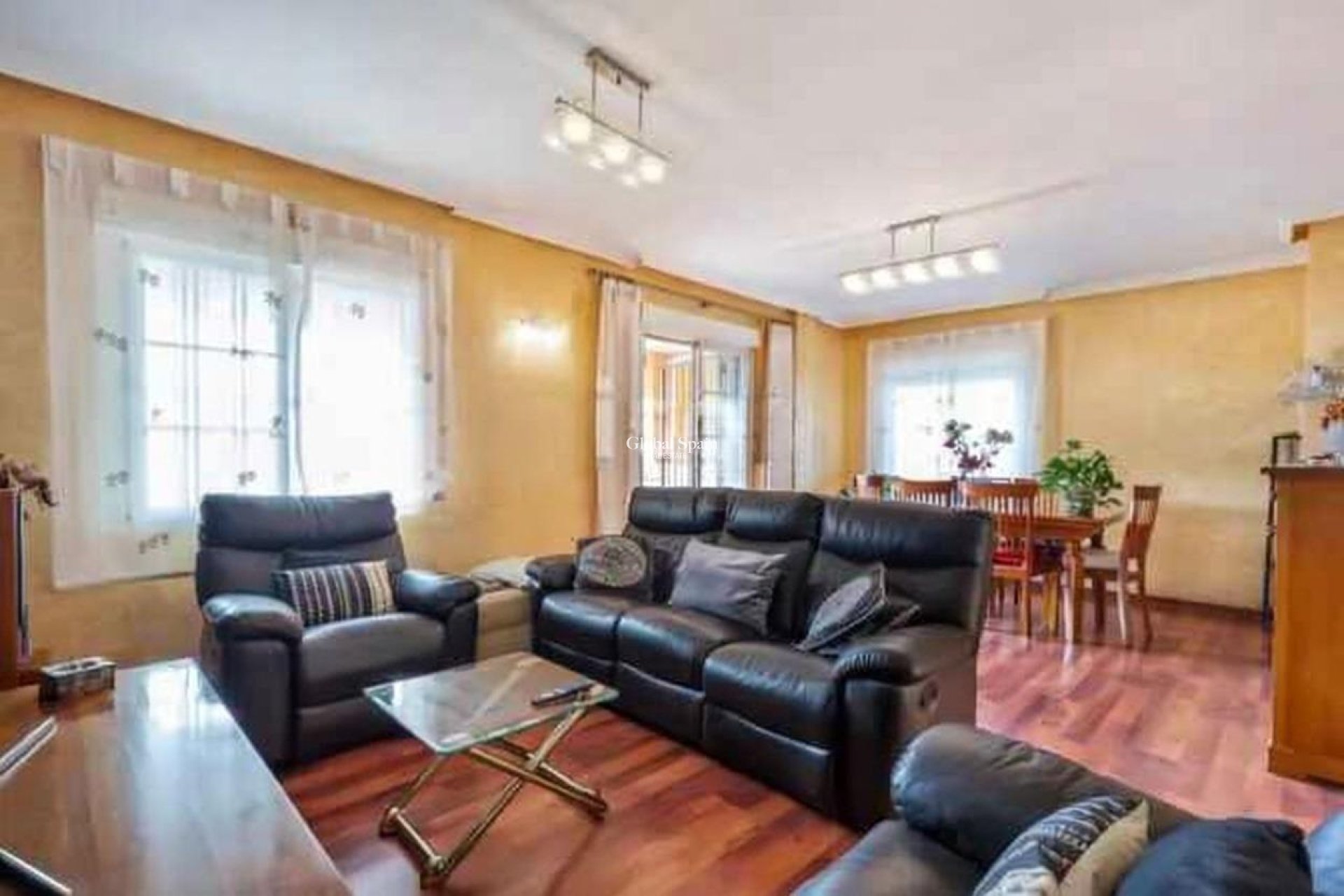 Resale - VILLA -
TORREVIEJA - Aguas Nuevas