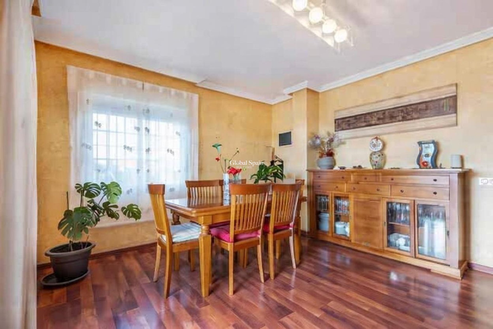 Resale - VILLA -
TORREVIEJA - Aguas Nuevas