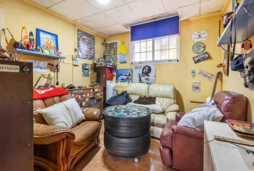 Resale - VILLA -
TORREVIEJA - Aguas Nuevas