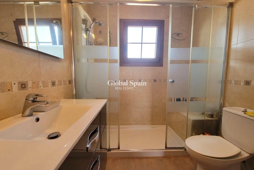 Resale - VILLA -
TORREVIEJA - Aguas Nuevas