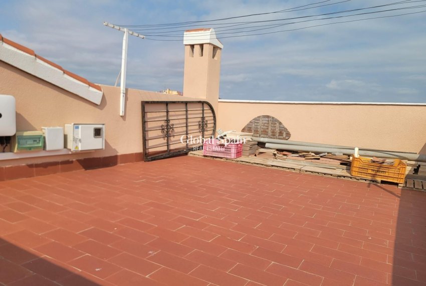 Resale - VILLA -
TORREVIEJA - Aguas Nuevas