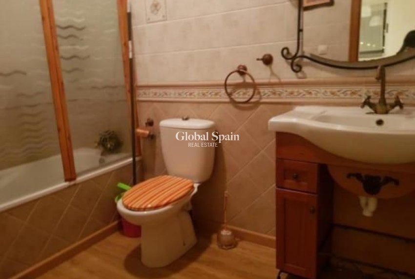 Resale - VILLA -
TORREVIEJA - Aguas Nuevas