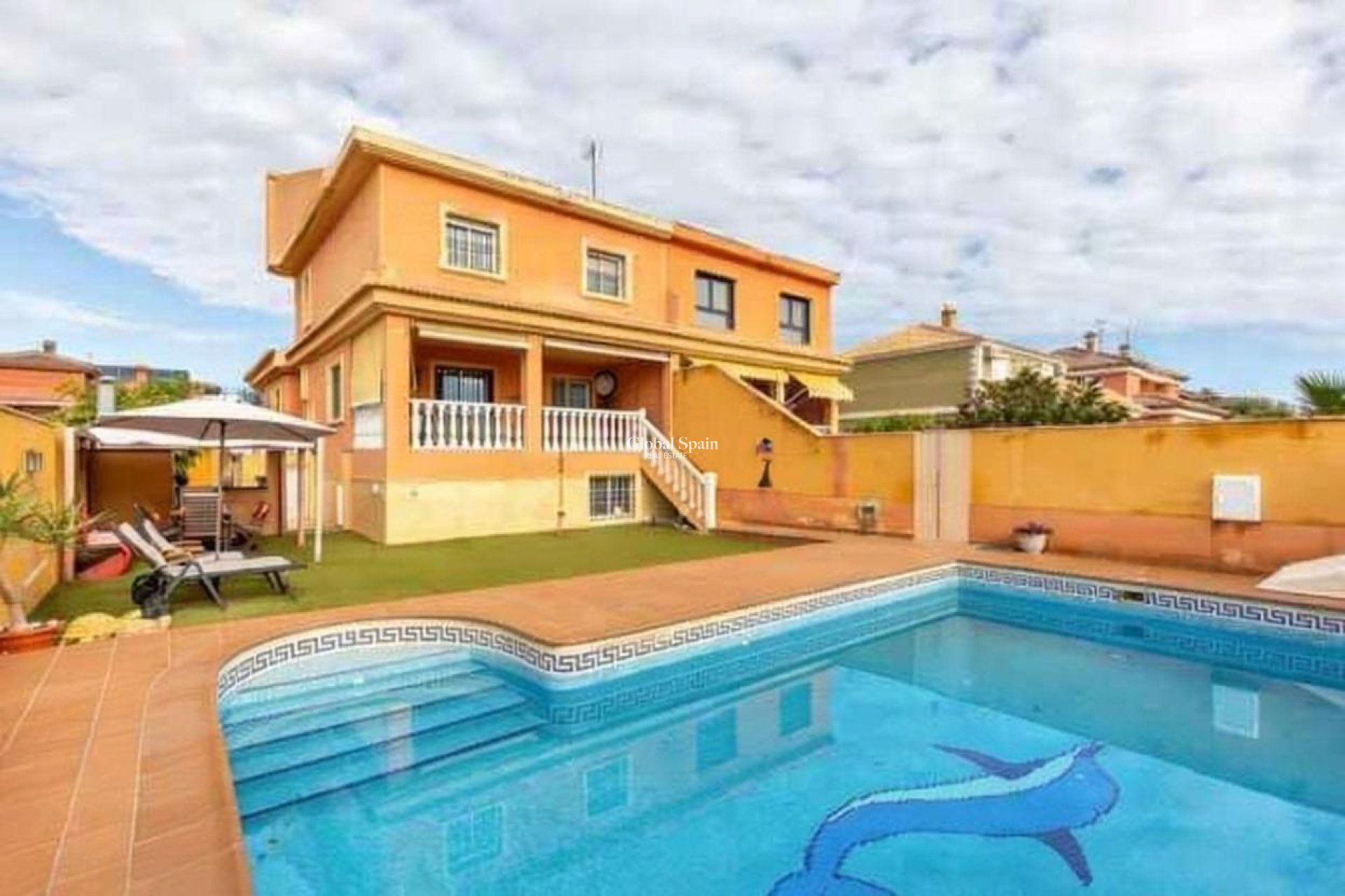 Resale - VILLA -
TORREVIEJA - Aguas Nuevas