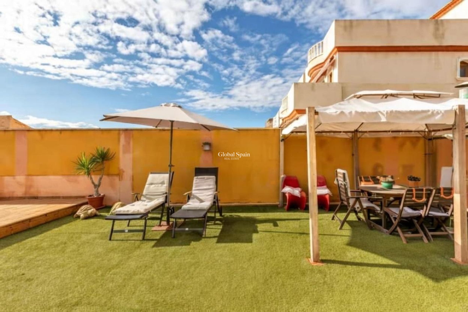 Resale - VILLA -
TORREVIEJA - Aguas Nuevas