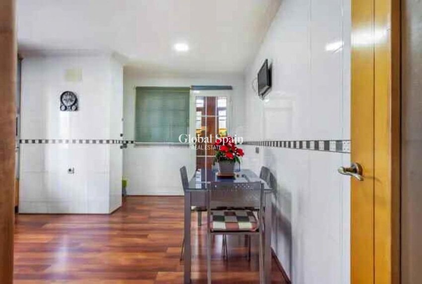 Resale - VILLA -
TORREVIEJA - Aguas Nuevas