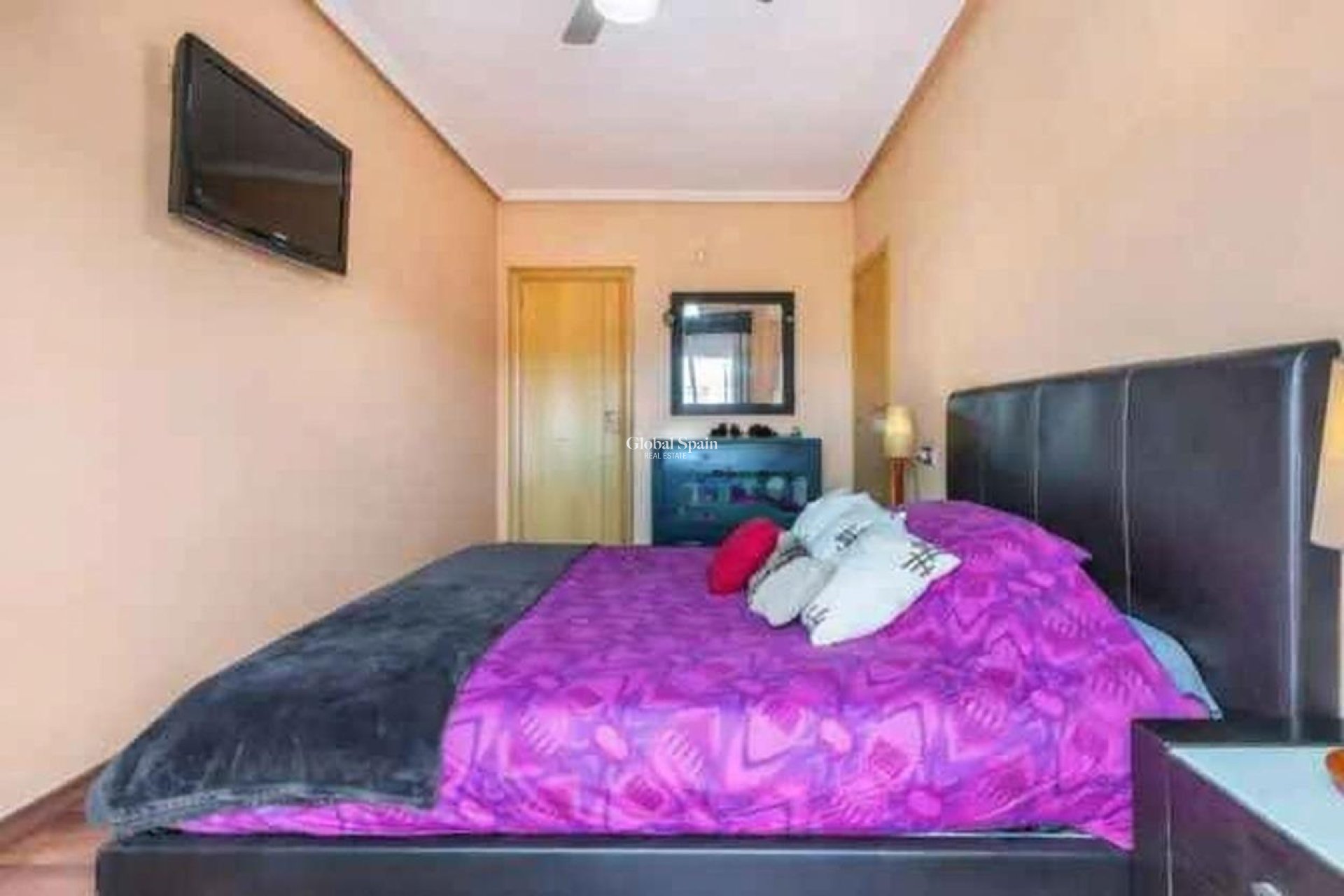 Resale - VILLA -
TORREVIEJA - Aguas Nuevas