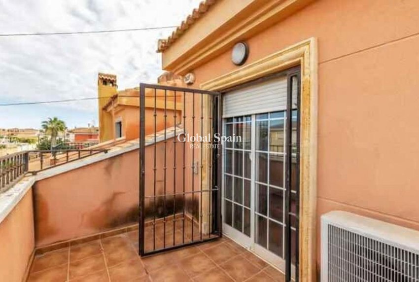 Resale - VILLA -
TORREVIEJA - Aguas Nuevas