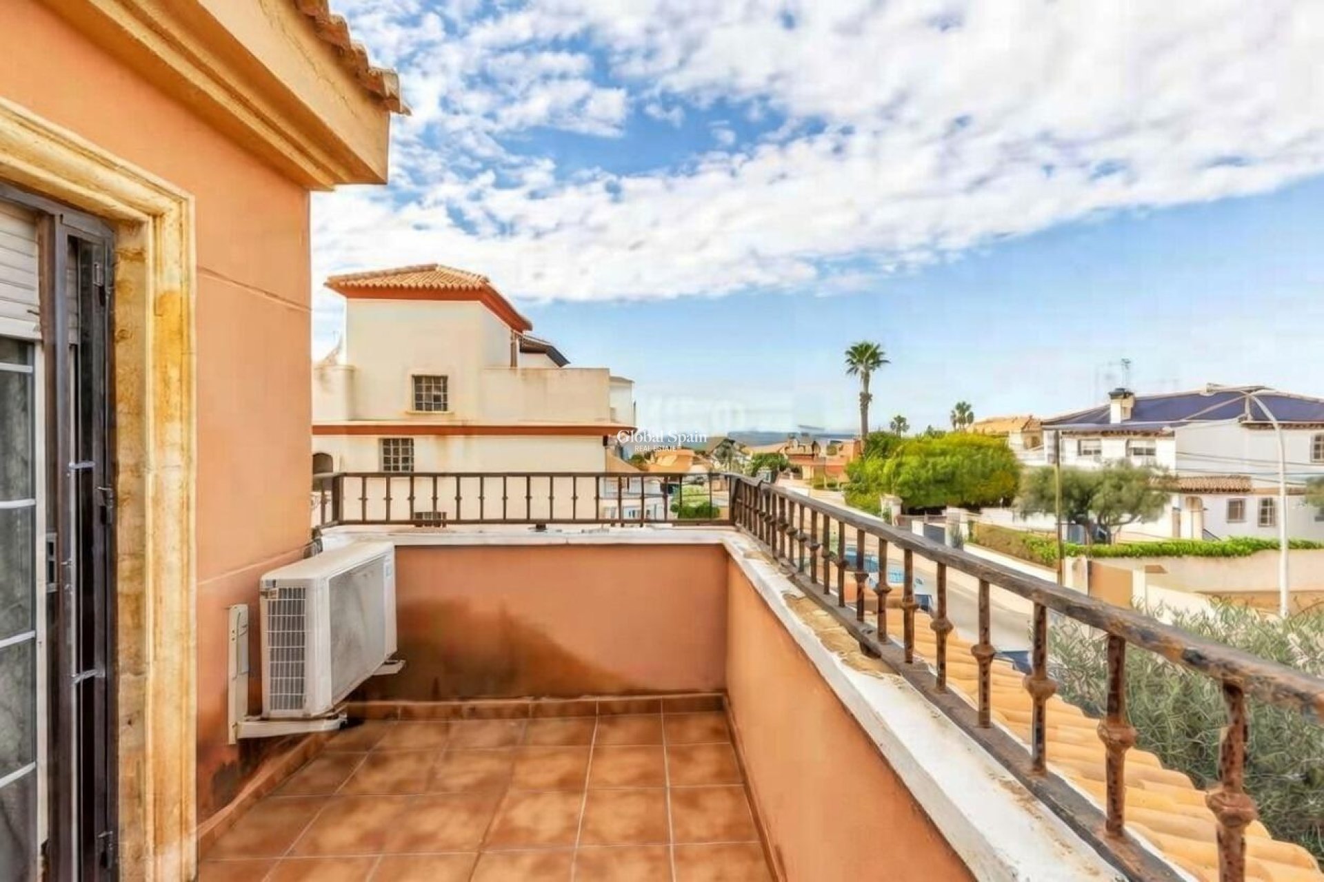Resale - VILLA -
TORREVIEJA - Aguas Nuevas