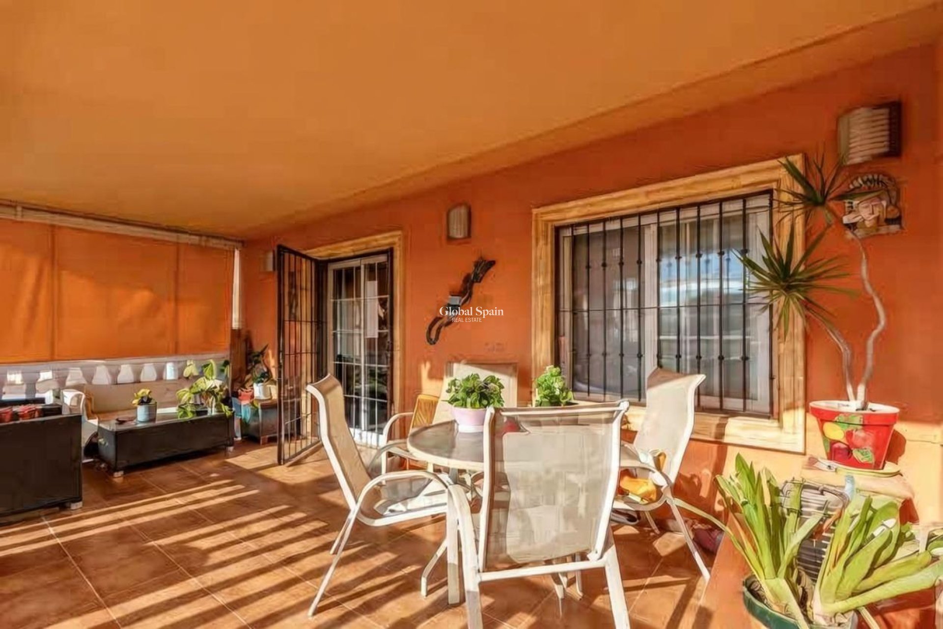 Resale - VILLA -
TORREVIEJA - Aguas Nuevas