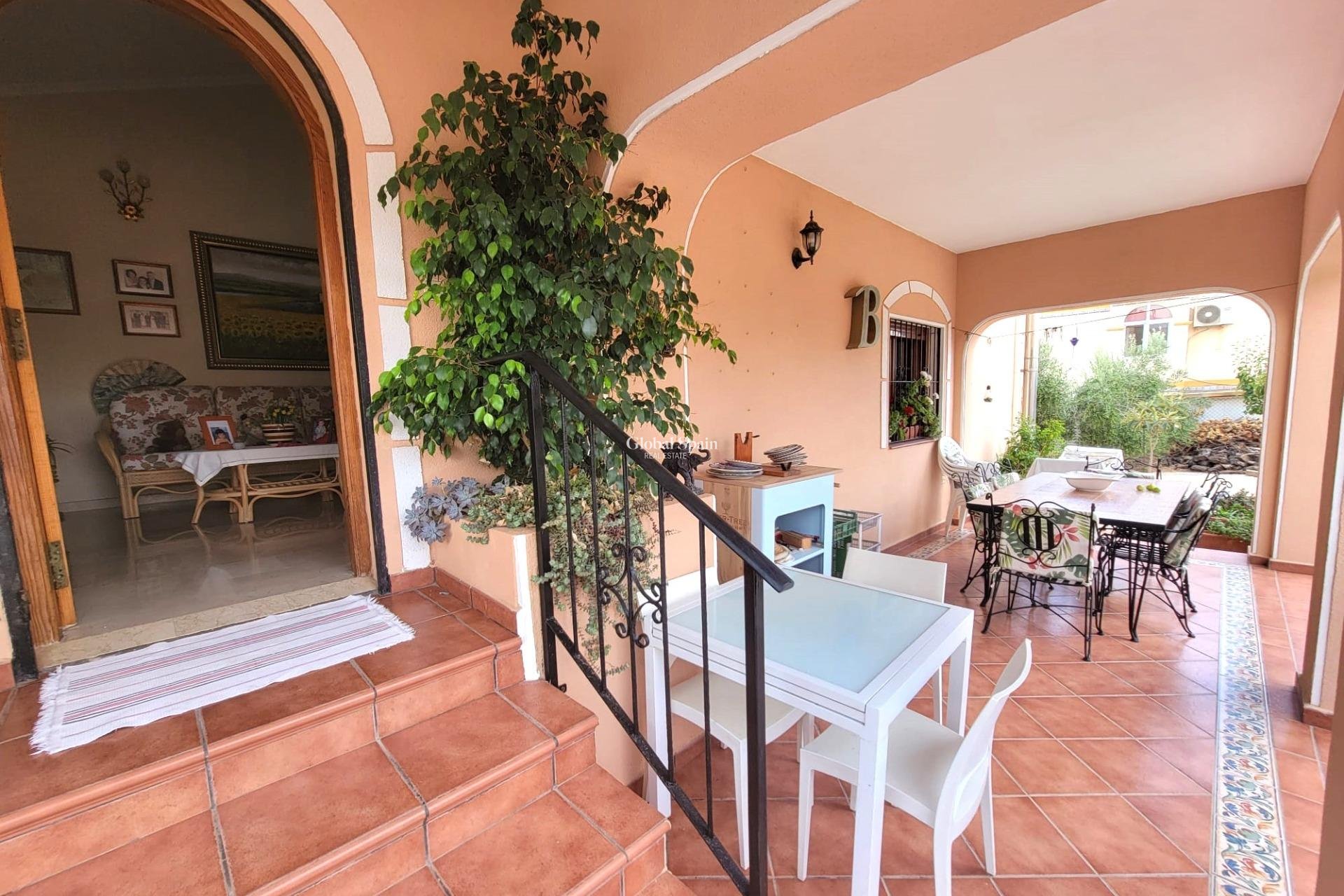 Resale - VILLA -
TORREVIEJA - Aguas Nuevas