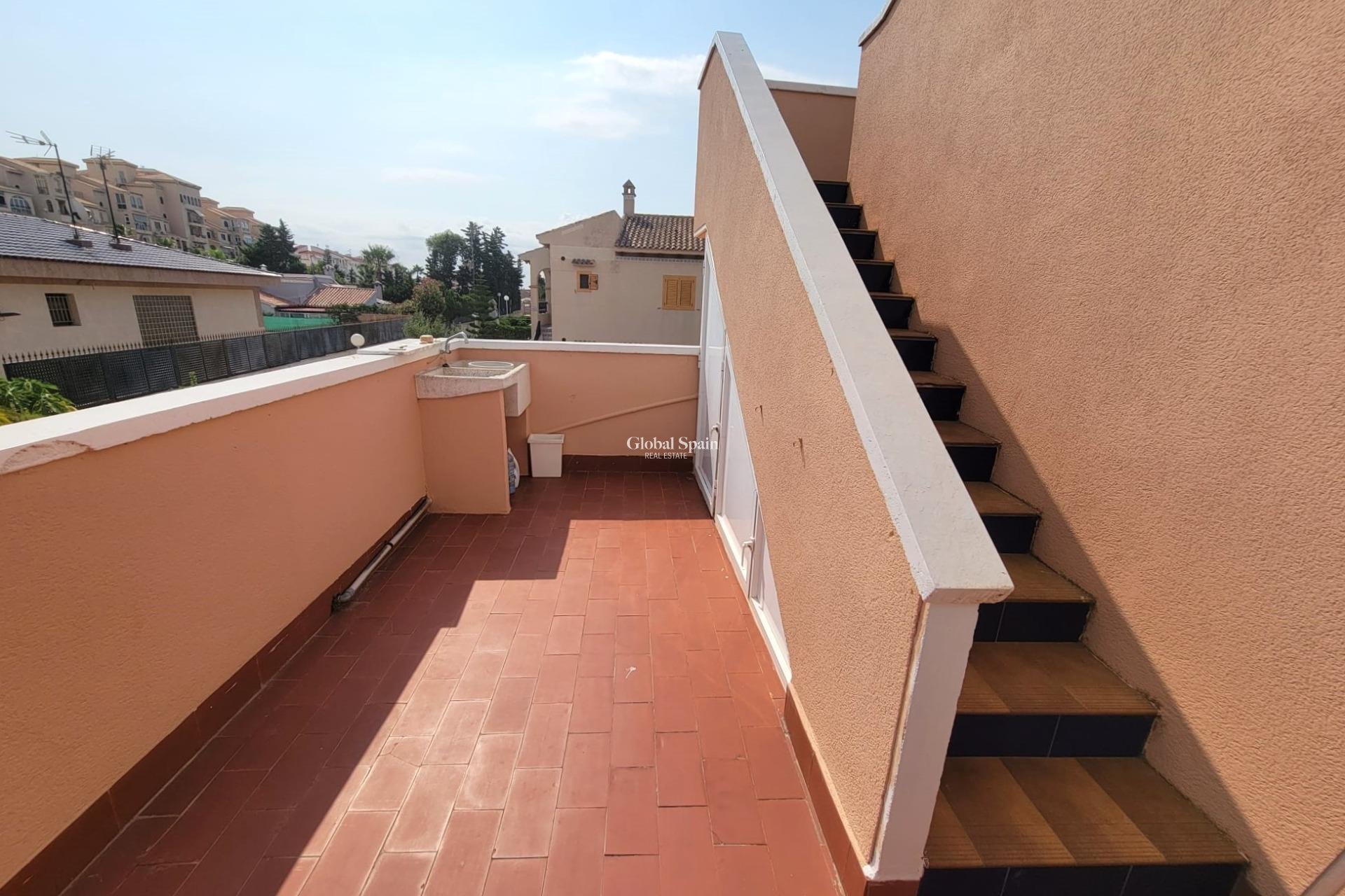 Resale - VILLA -
TORREVIEJA - Aguas Nuevas