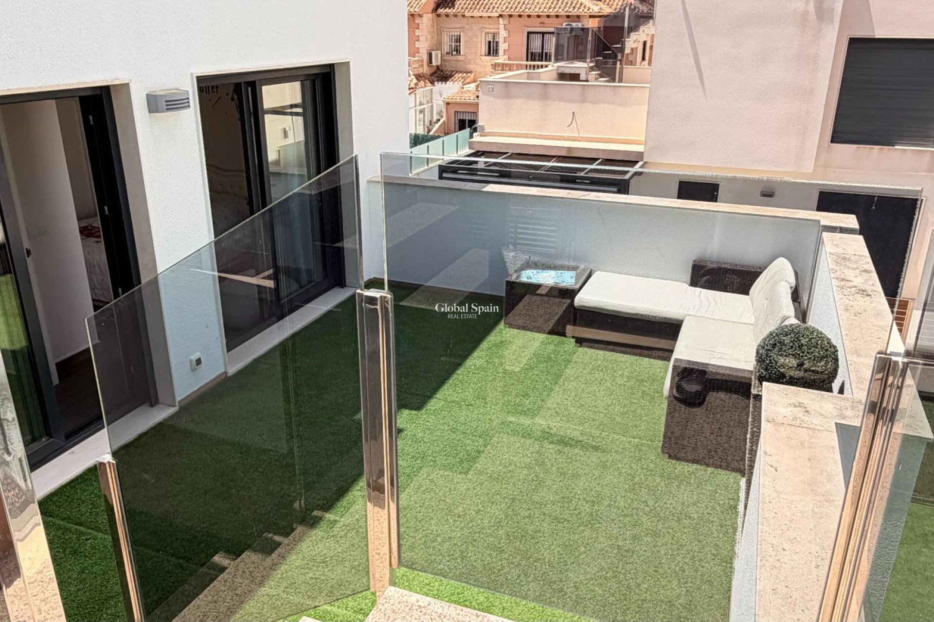 Resale - VILLA -
TORREVIEJA - Aguas Nuevas