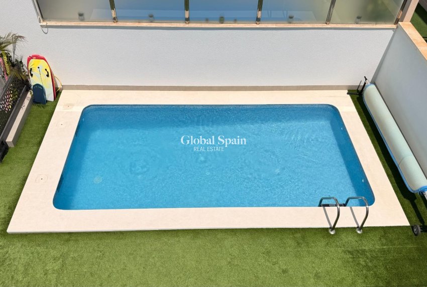 Resale - VILLA -
TORREVIEJA - Aguas Nuevas