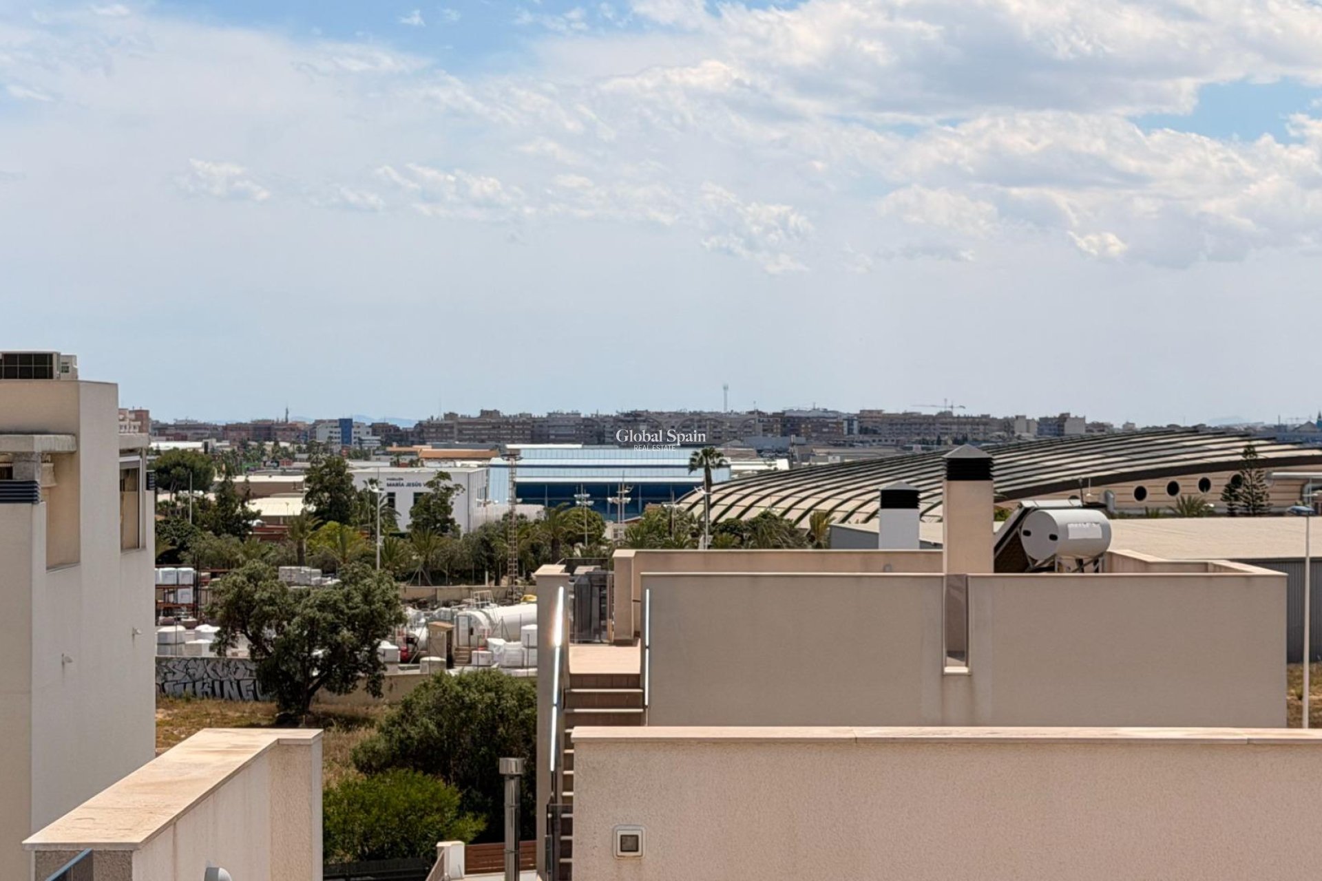 Resale - VILLA -
TORREVIEJA - Aguas Nuevas