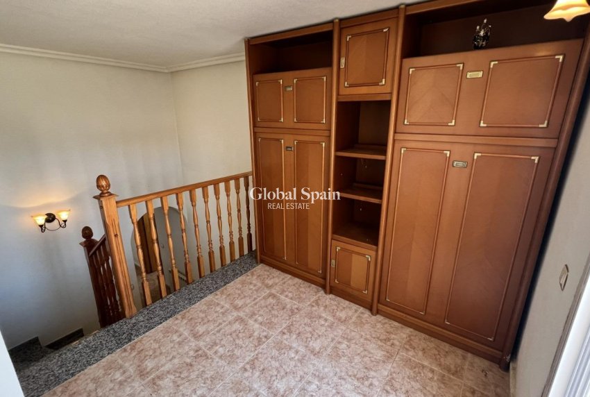 Resale - VILLA -
TORREVIEJA - Aguas Nuevas