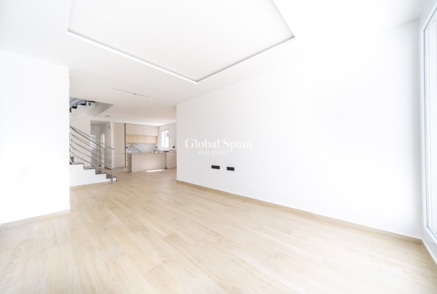 Resale - Villa -
TORREVIEJA - Aguas Nuevas