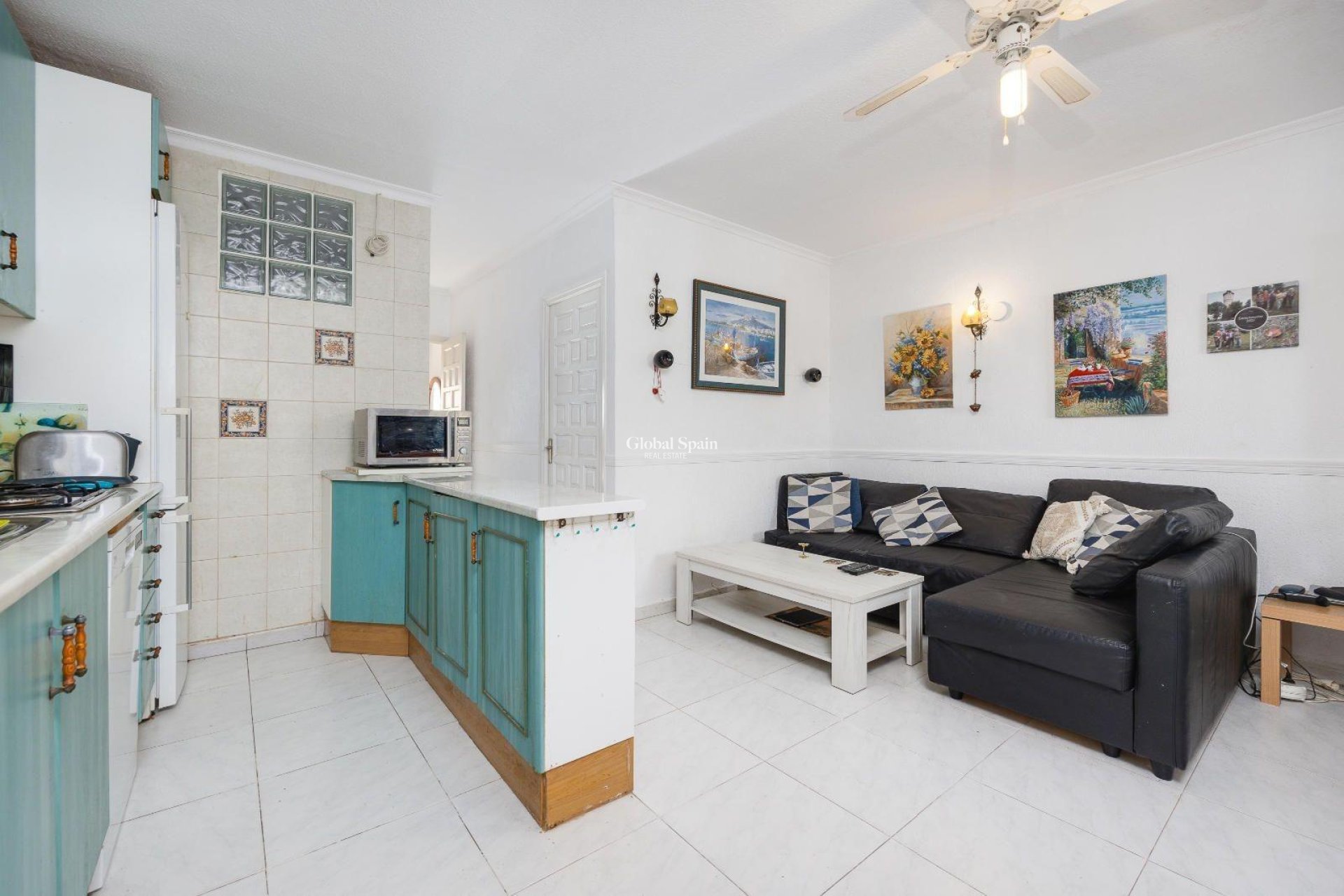 Resale - VILLA -
TORREVIEJA - Calas blanca