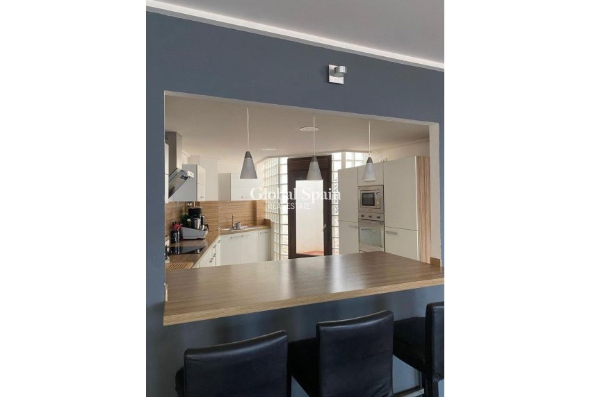 Resale - VILLA -
TORREVIEJA - Centro - Muelle Pesquero