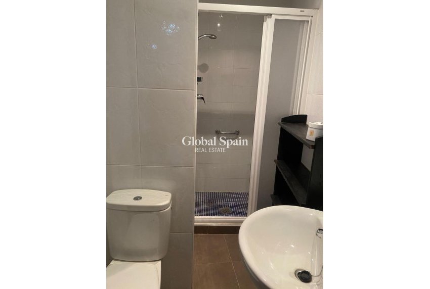 Resale - VILLA -
TORREVIEJA - Centro - Muelle Pesquero