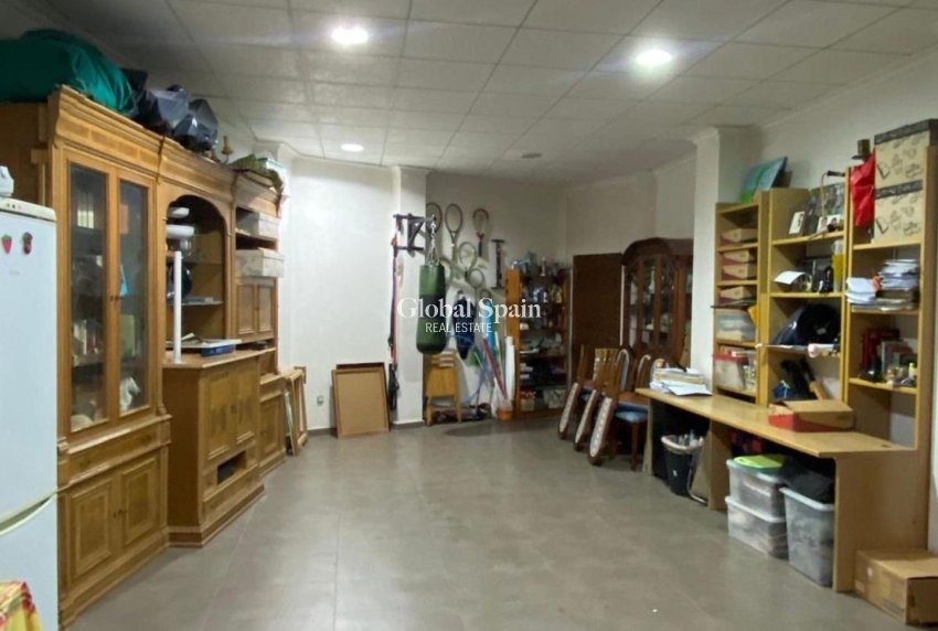 Resale - VILLA -
TORREVIEJA - Centro - Muelle Pesquero