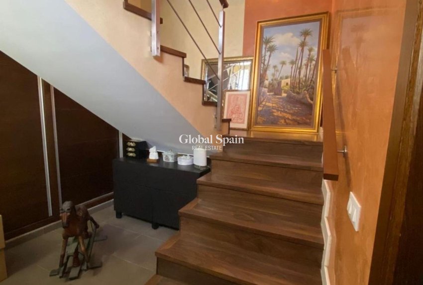 Resale - VILLA -
TORREVIEJA - Centro - Muelle Pesquero