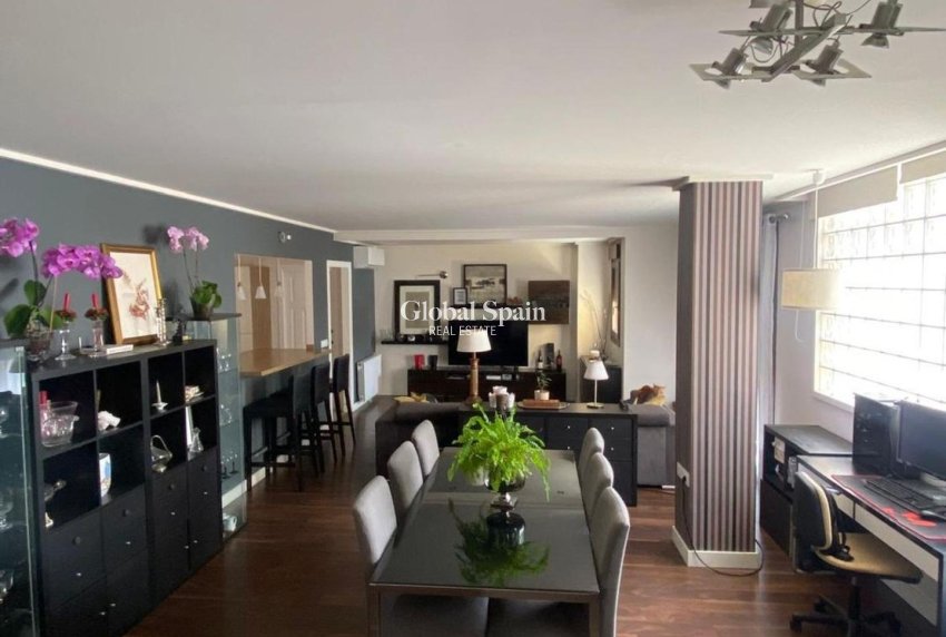 Resale - VILLA -
TORREVIEJA - Centro - Muelle Pesquero