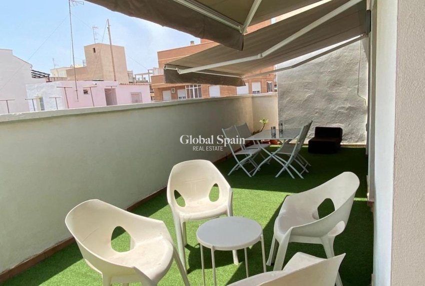 Resale - VILLA -
TORREVIEJA - Centro - Muelle Pesquero