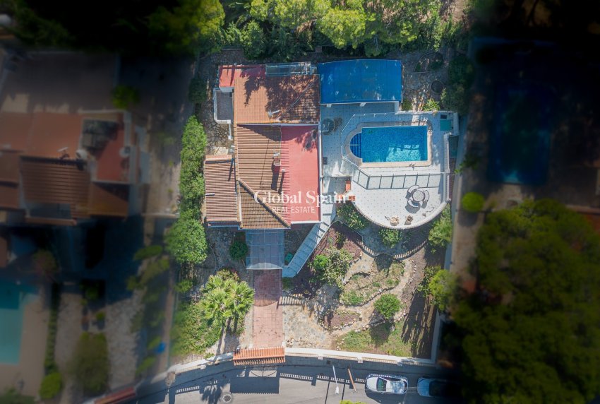 Resale - VILLA -
TORREVIEJA - Costa Blanca