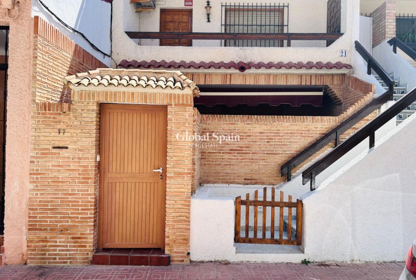 Resale - VILLA -
TORREVIEJA - Costa Blanca