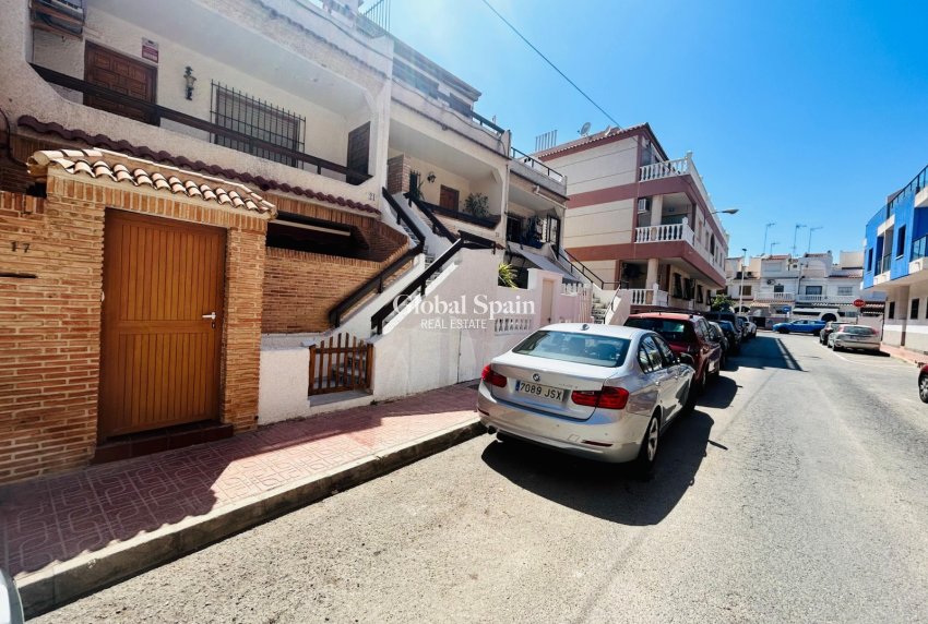 Resale - VILLA -
TORREVIEJA - Costa Blanca